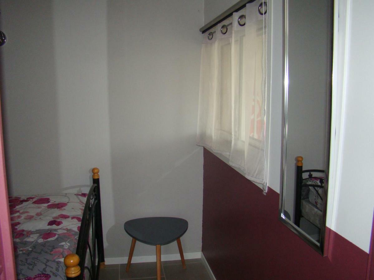 Studio/Gîte Les Papillons Lablachère Esterno foto